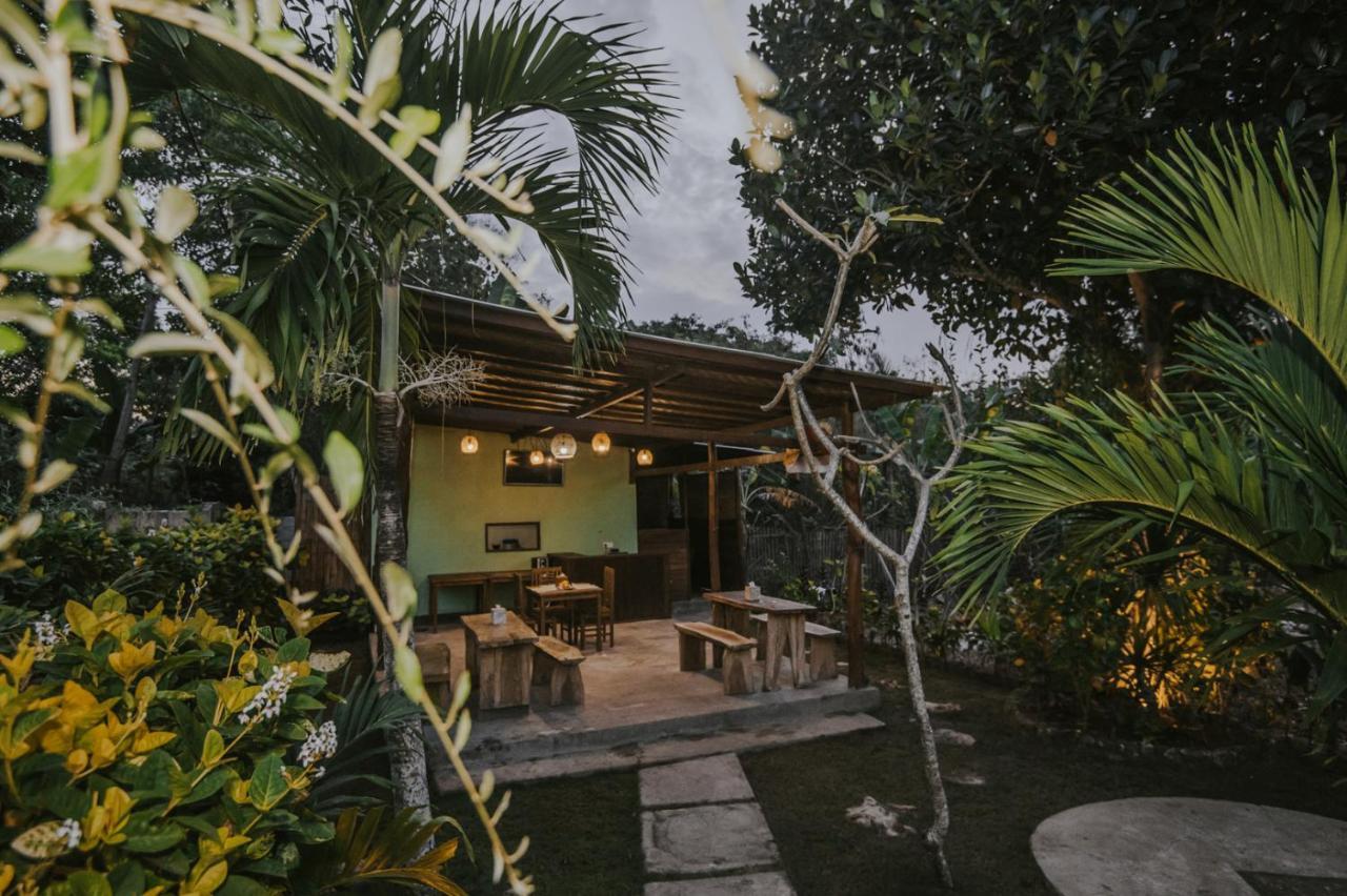 Апартаменти Nerima Hut Lembongan Нуса-Лембонган Екстер'єр фото